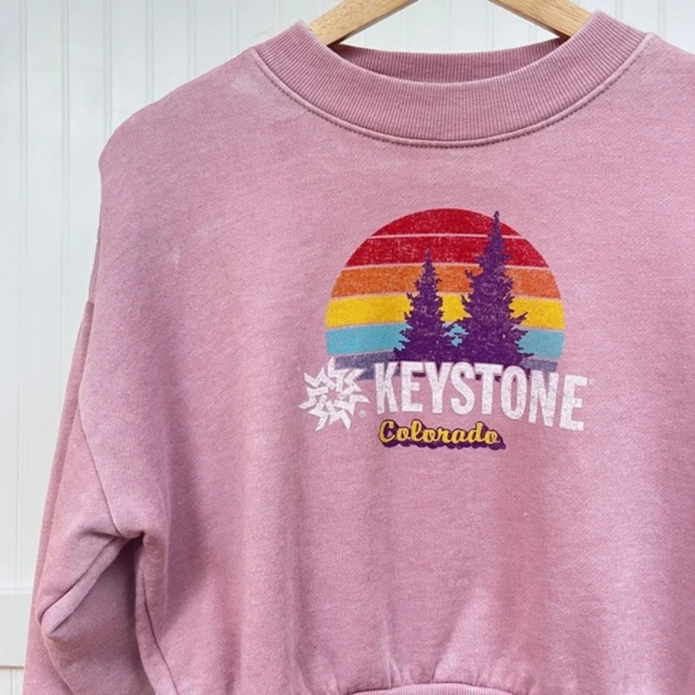 Techstyles Sweatshirt Keystone Travelcore Rainbow Sunset Graphic‎ Women's Pink - Picture 2 of 9
